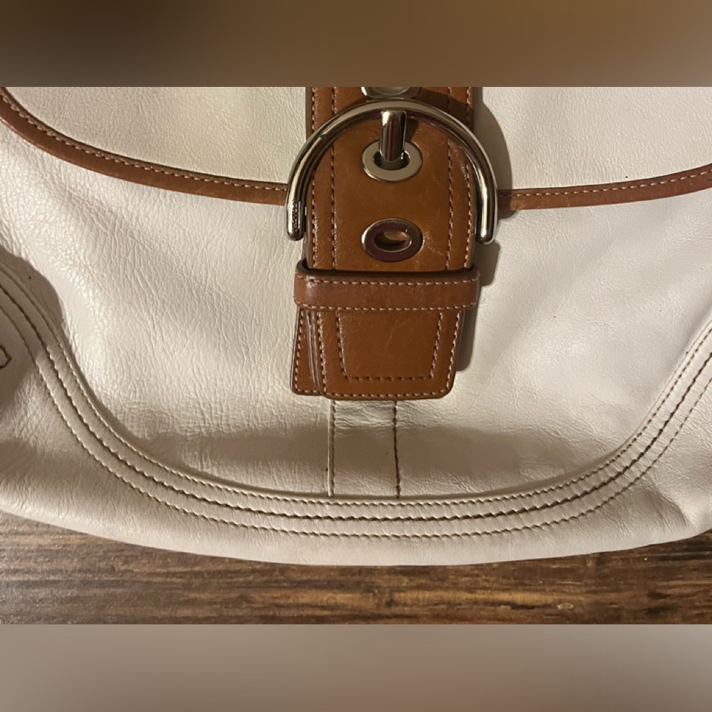 Coach Pebbled Leather Soho Flap Buckle Shoulder Handbag cream No. K0678-F10192 - Picture 2 of 15